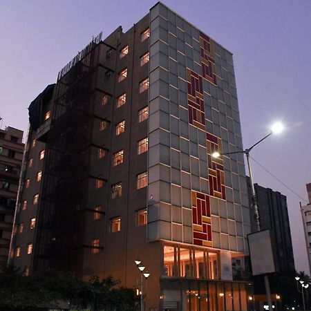 Lynq Aero Hotel Kolkata Exterior photo